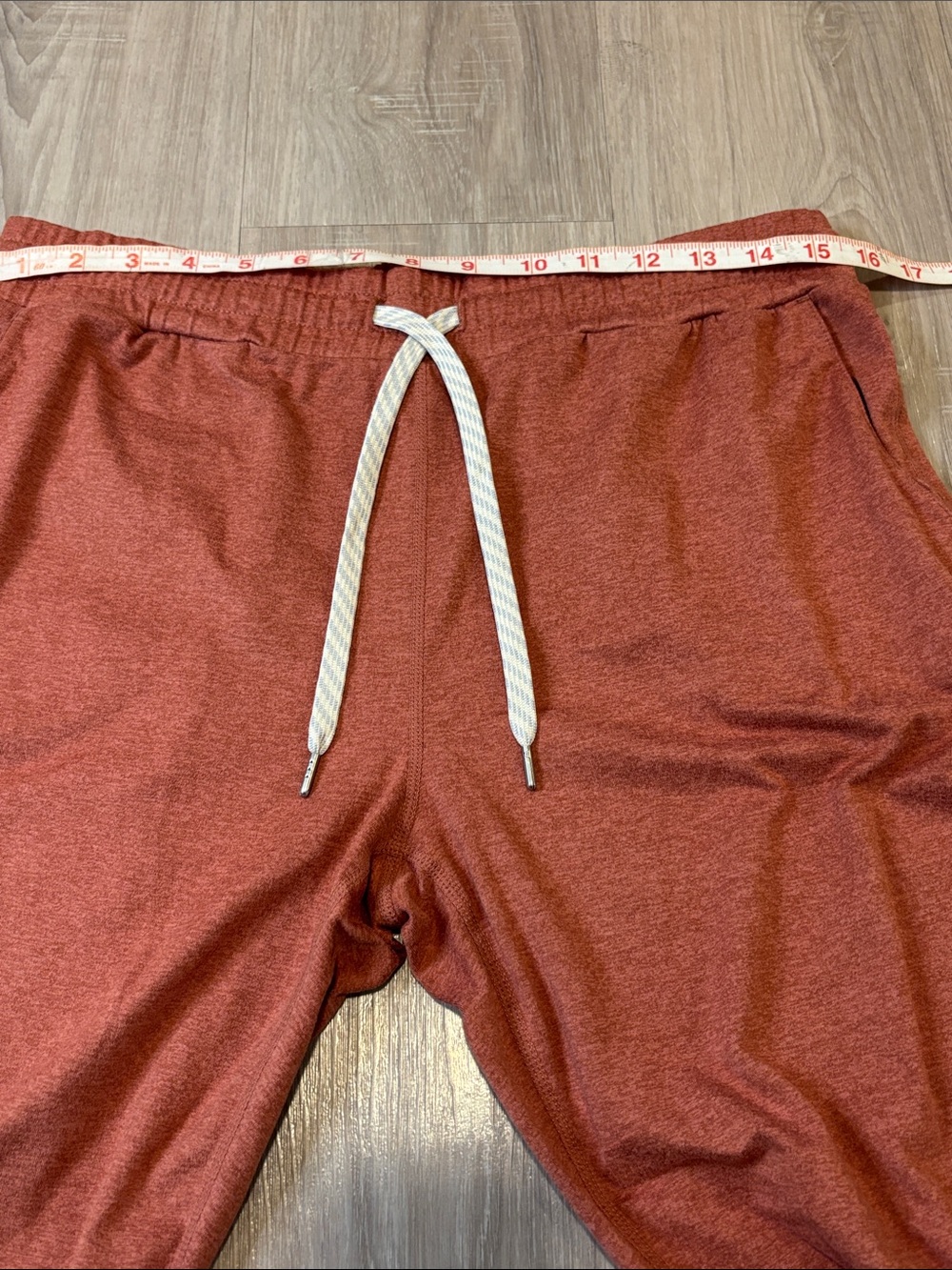 Vuori Performance Jogger Size Medium Dreamknit Tapered Leg - Picture 12 of 14